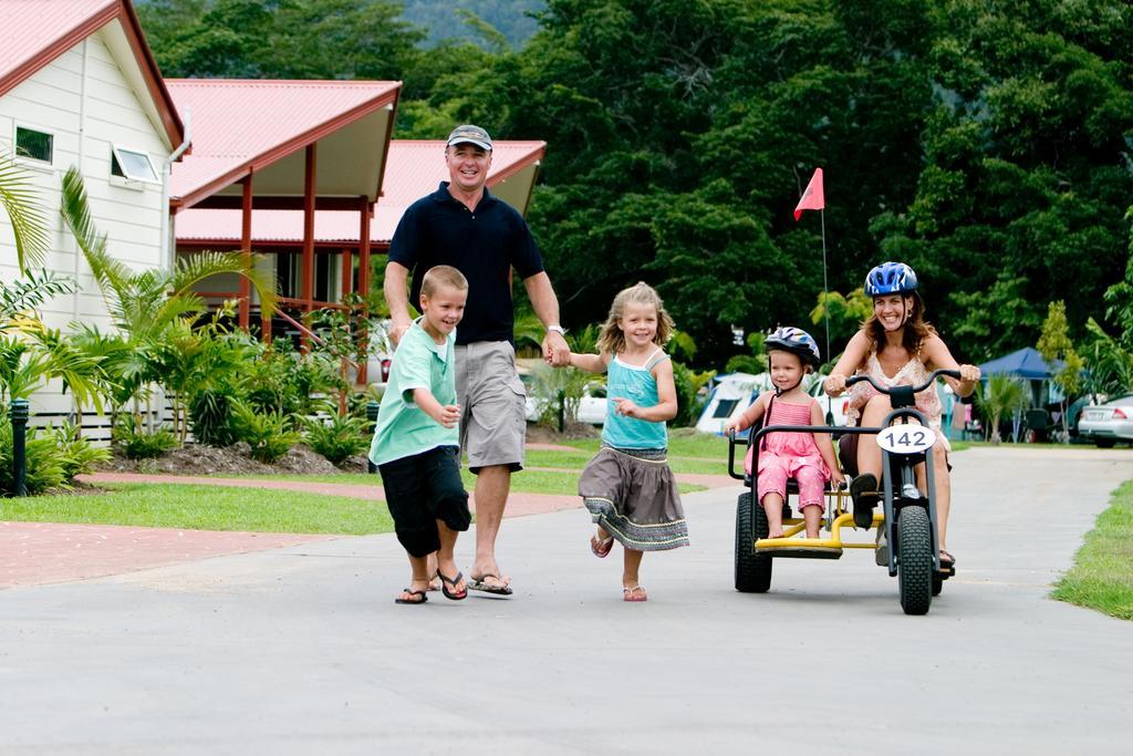 Big4 Adventure Whitsunday Resort Airlie Beach Bagian luar foto