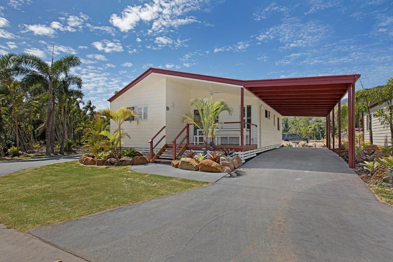 Big4 Adventure Whitsunday Resort Airlie Beach Bagian luar foto